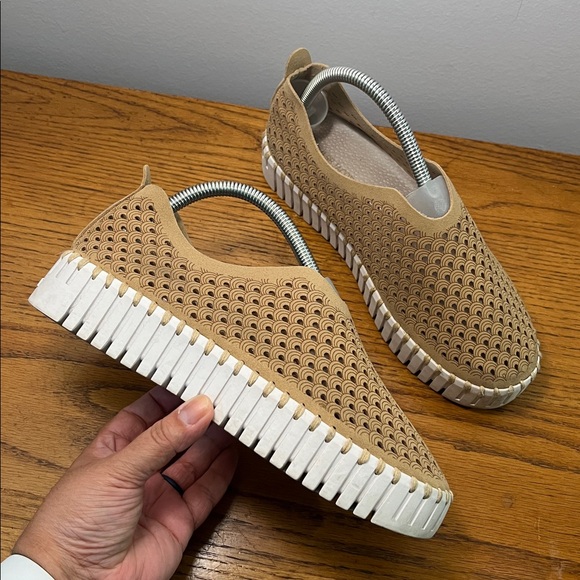 Ilse Jacobsen Beige Tan Light Brown Perforated Slip-On Leather Sneakers Size 38 - Picture 1 of 15